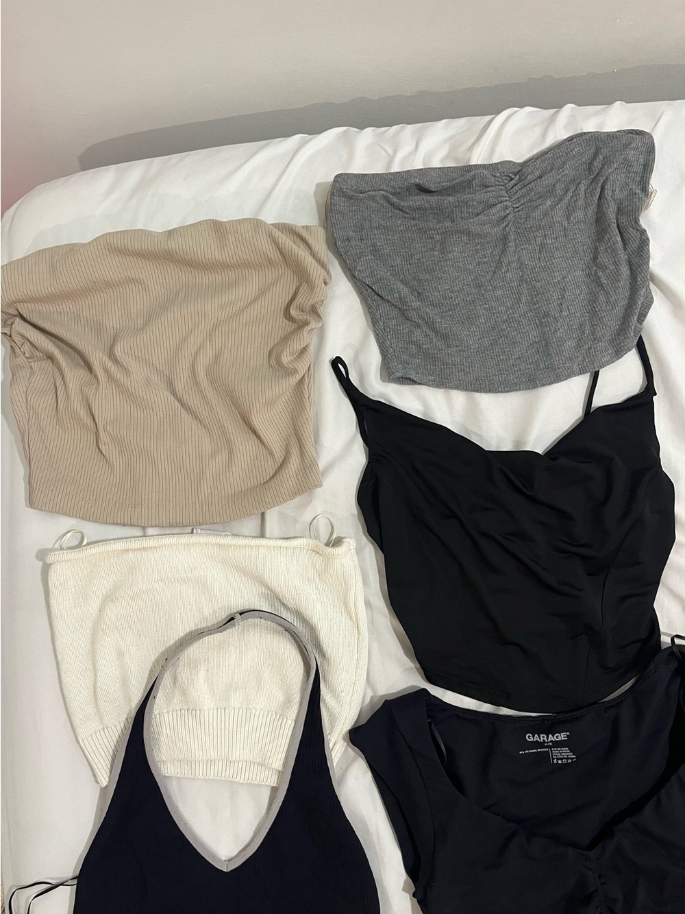 BUNDLE** Size Medium & (Smalls that fit like a Medium) Bundle - 10 Tops - Picture 2 of 3